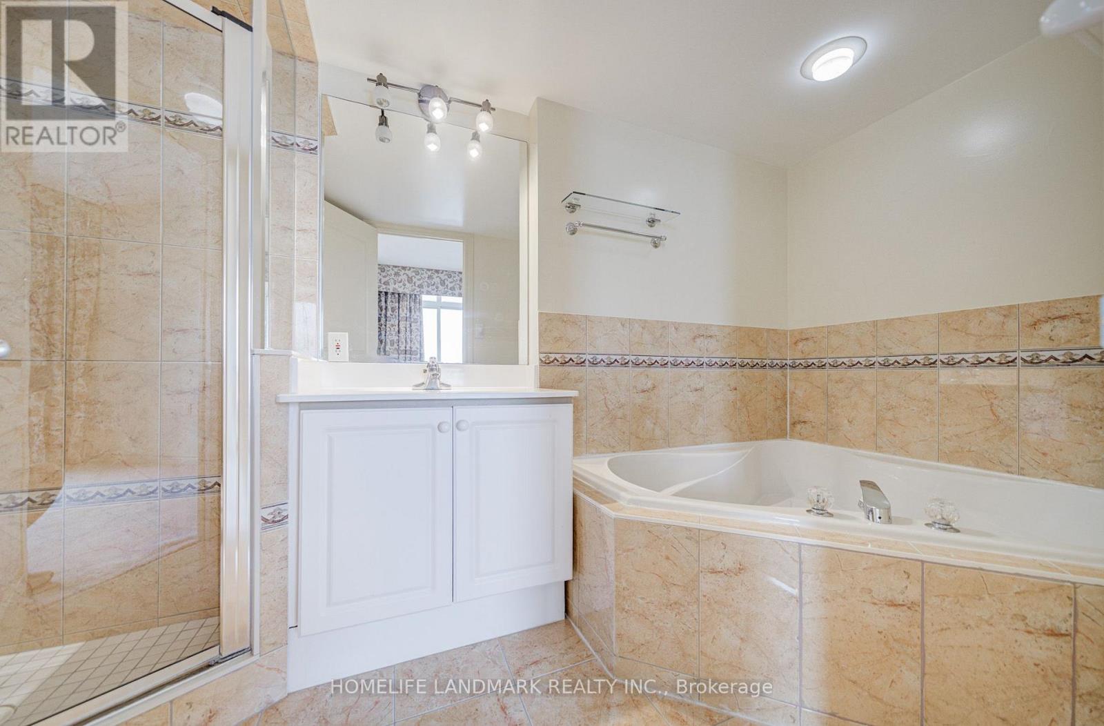 #LP115 9017 LESLIE STREET - 27
