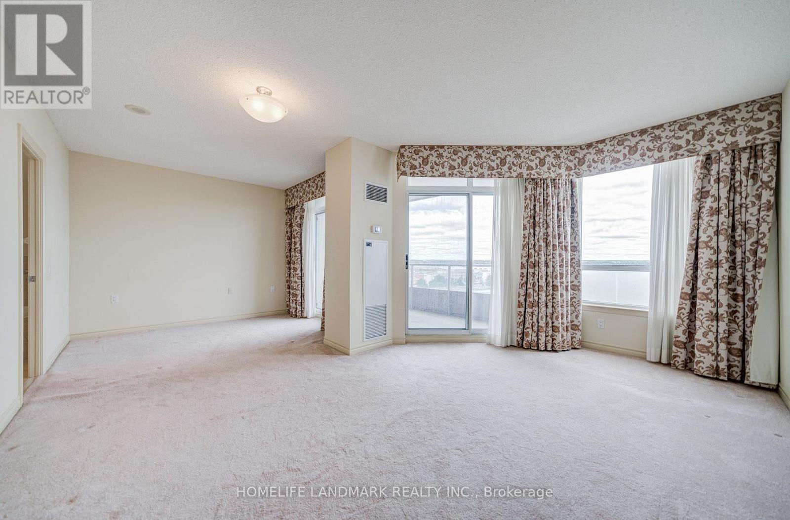 #LP115 9017 LESLIE STREET - Image 31