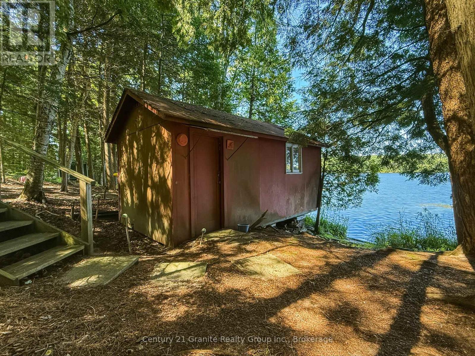 1045 HERITAGE LANE - Image 38