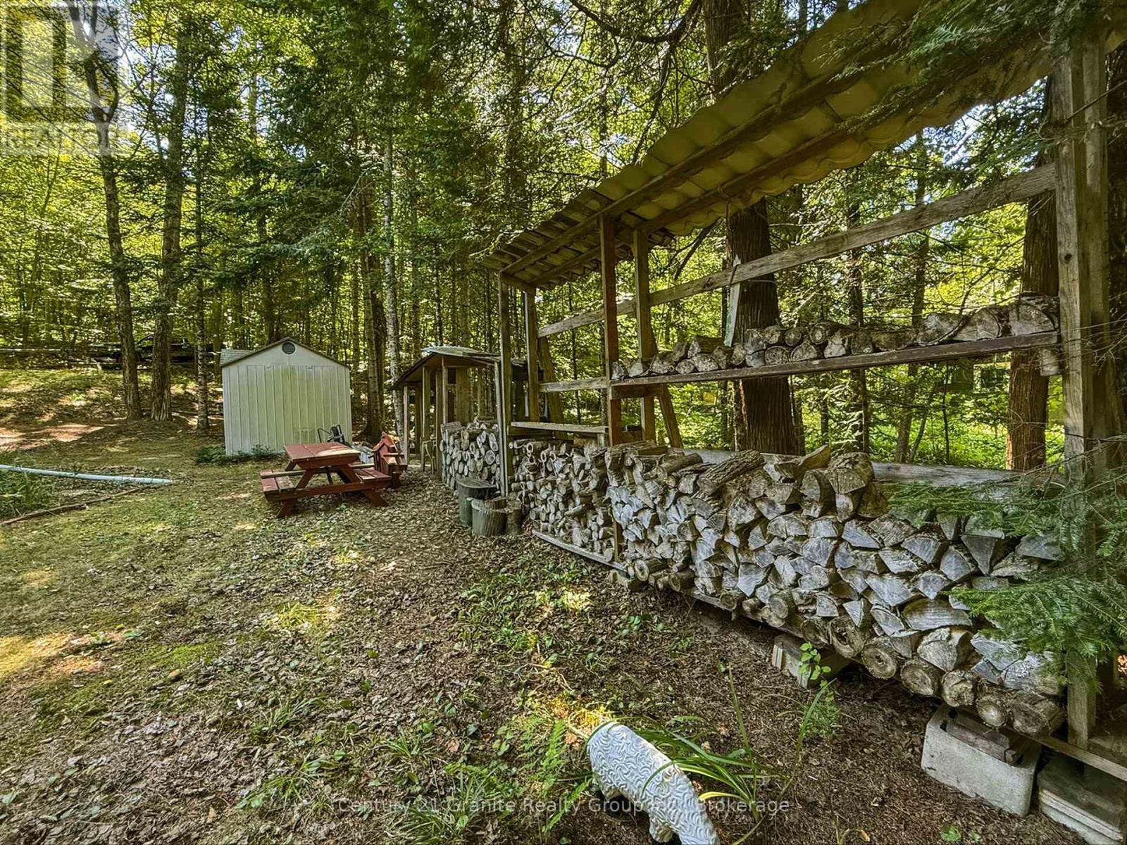 1045 HERITAGE LANE - 47