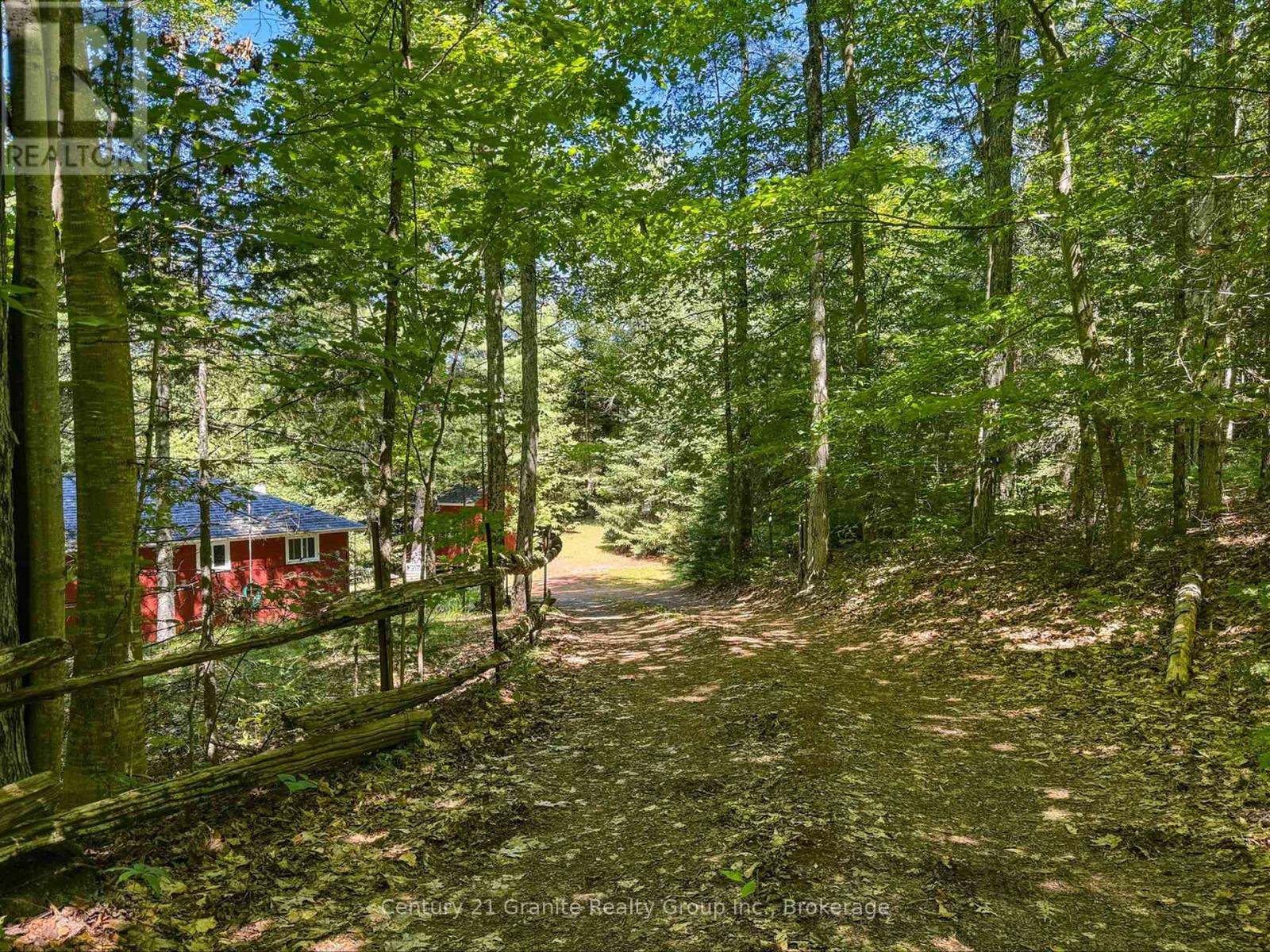 1045 HERITAGE LANE - 48