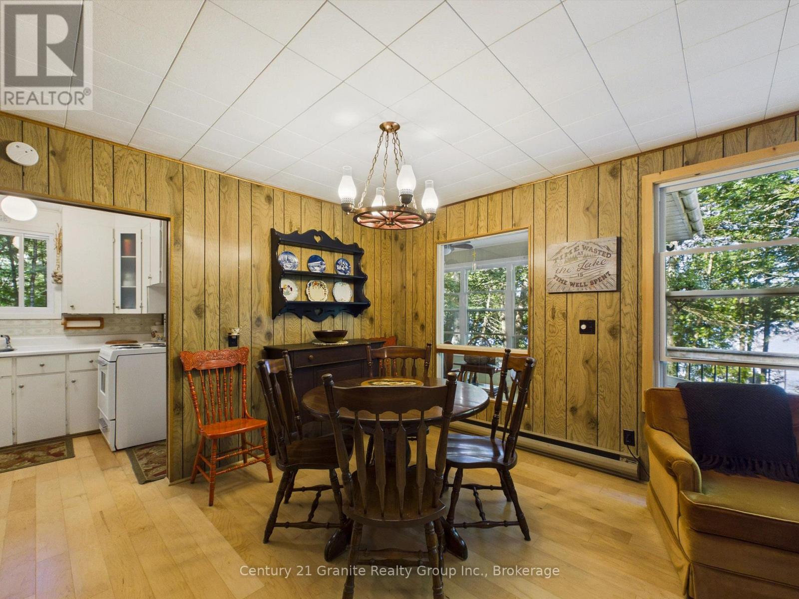 1045 HERITAGE LANE - 9