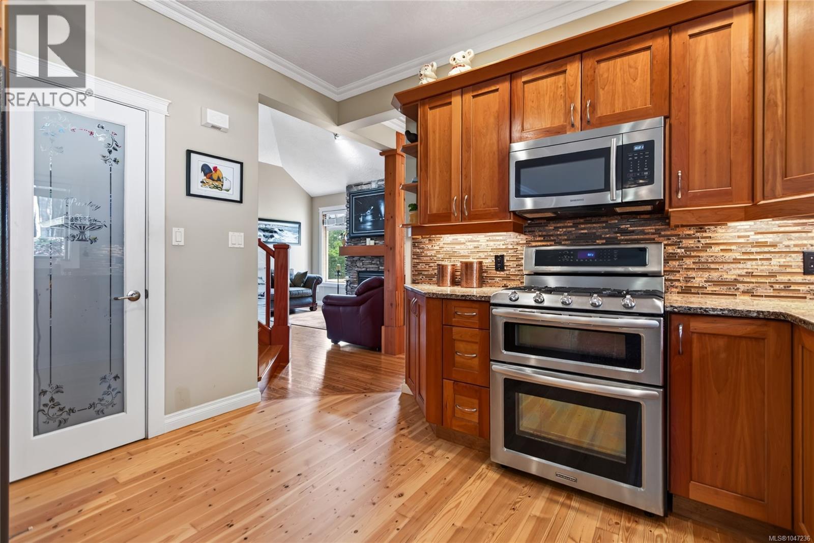 2042 Stevedor Rd - Image 19