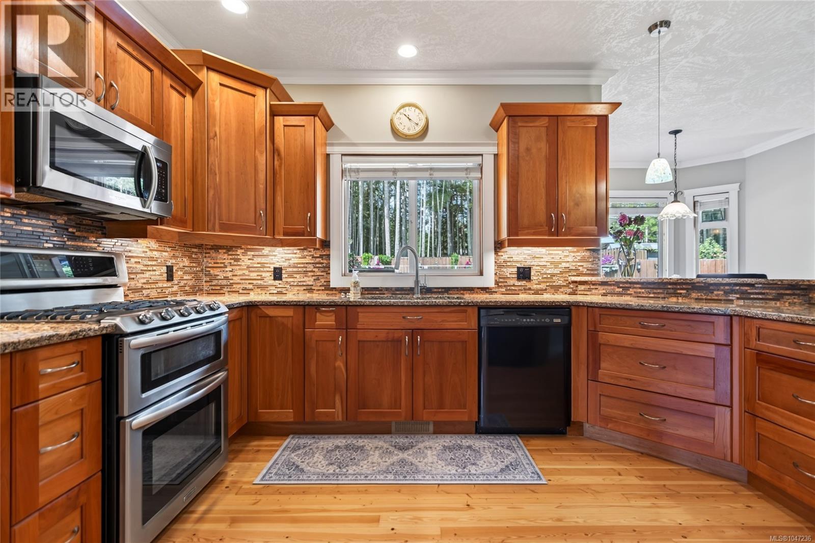 2042 Stevedor Rd - Image 20