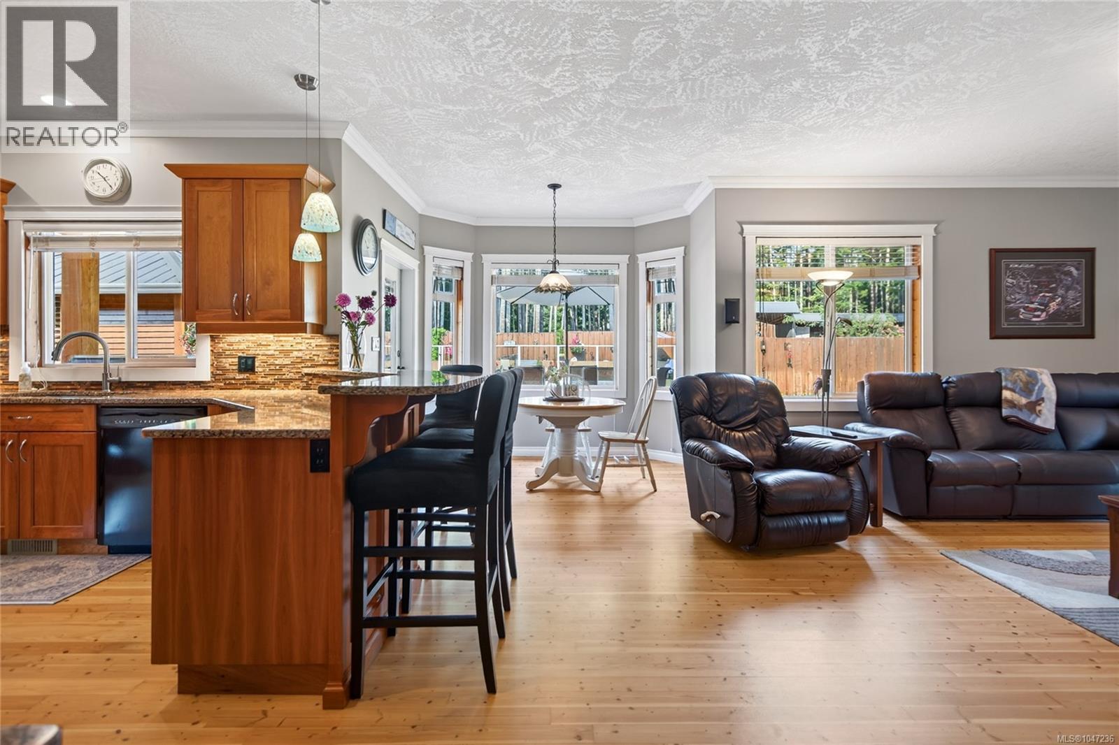 2042 Stevedor Rd - Image 22