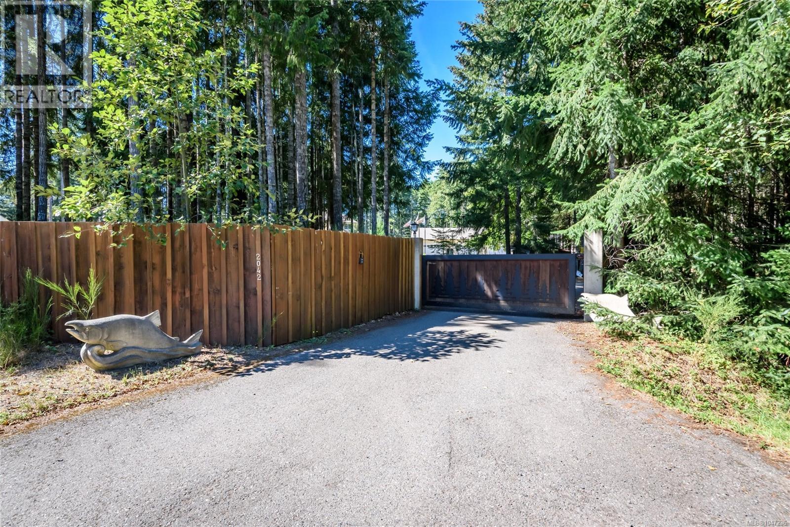 2042 Stevedor Rd - Image 75