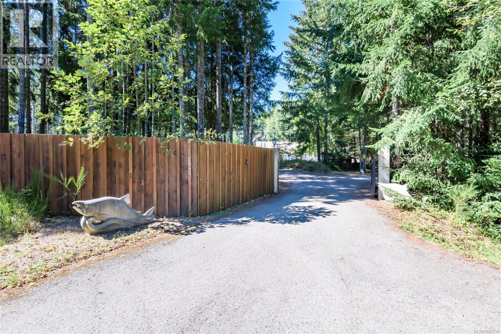 2042 Stevedor Rd - Image 76