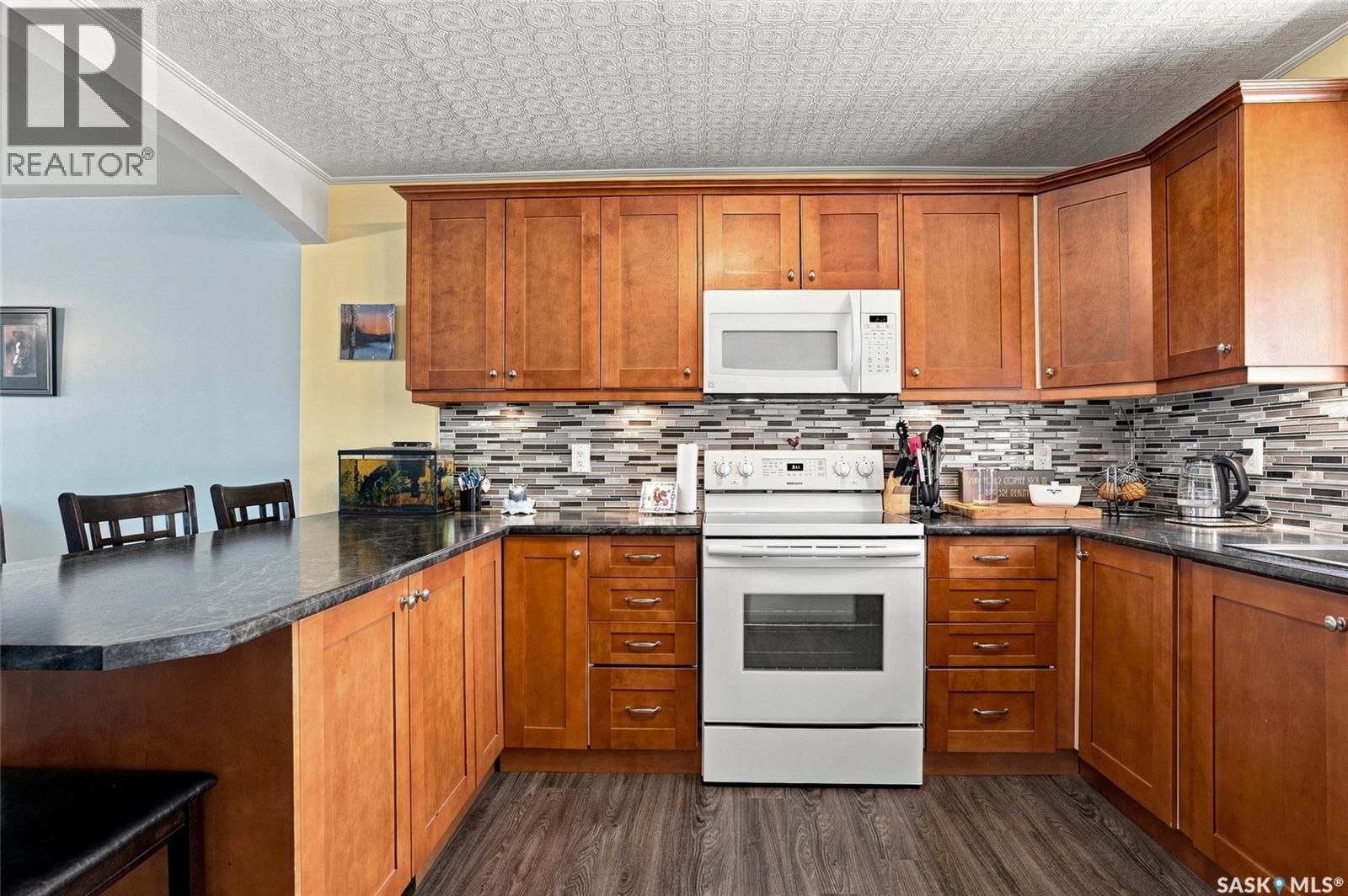 503 P AVENUE N - 10