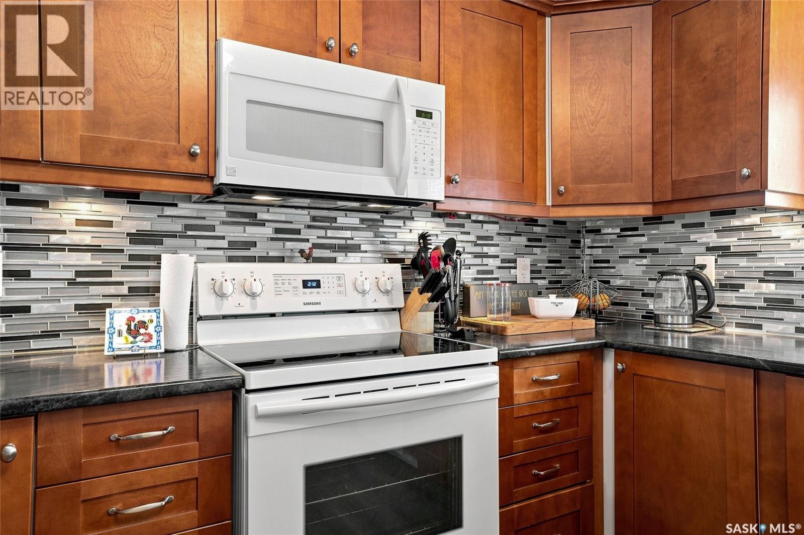 503 P AVENUE N - 11