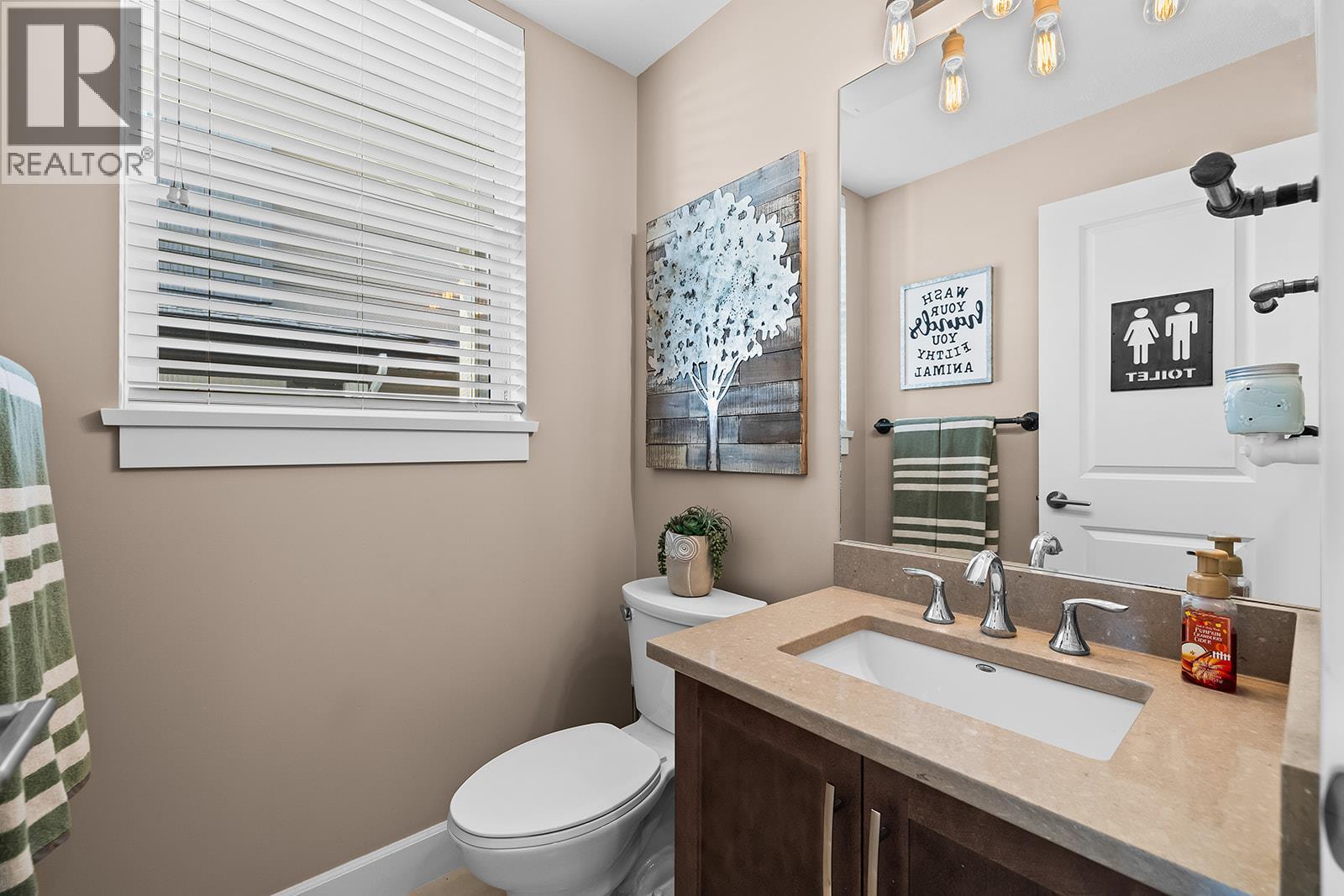 12905 Lake Hill Lane, Lake Country