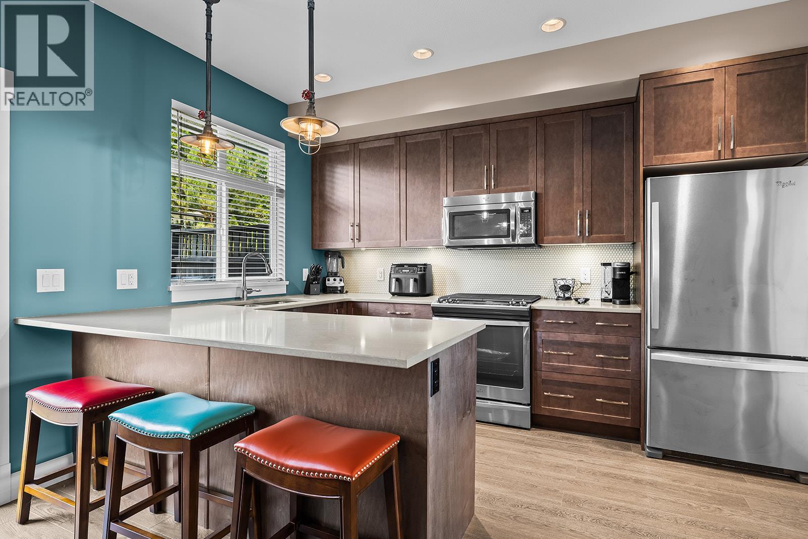 12905 Lake Hill Lane, Lake Country