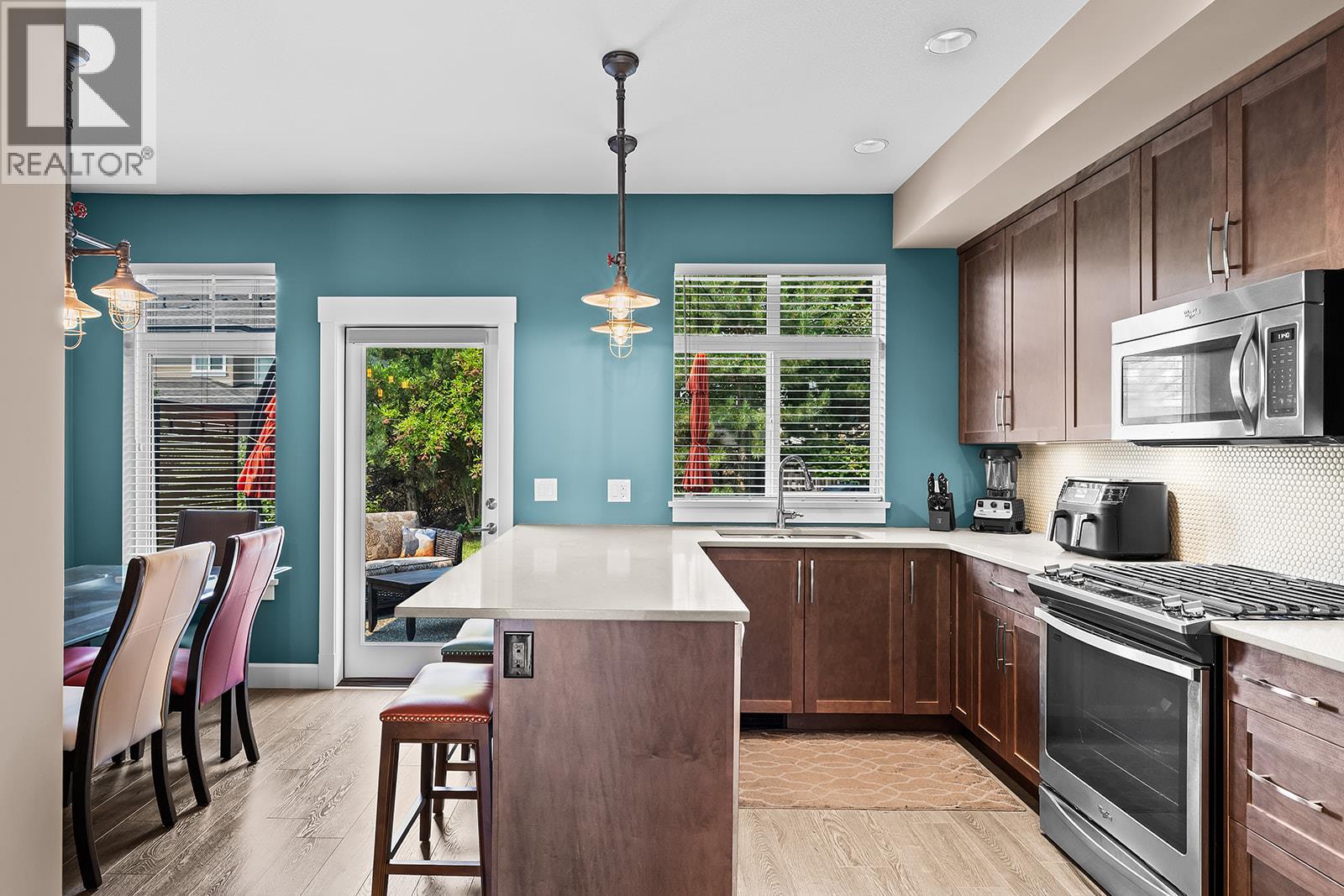 12905 Lake Hill Lane, Lake Country