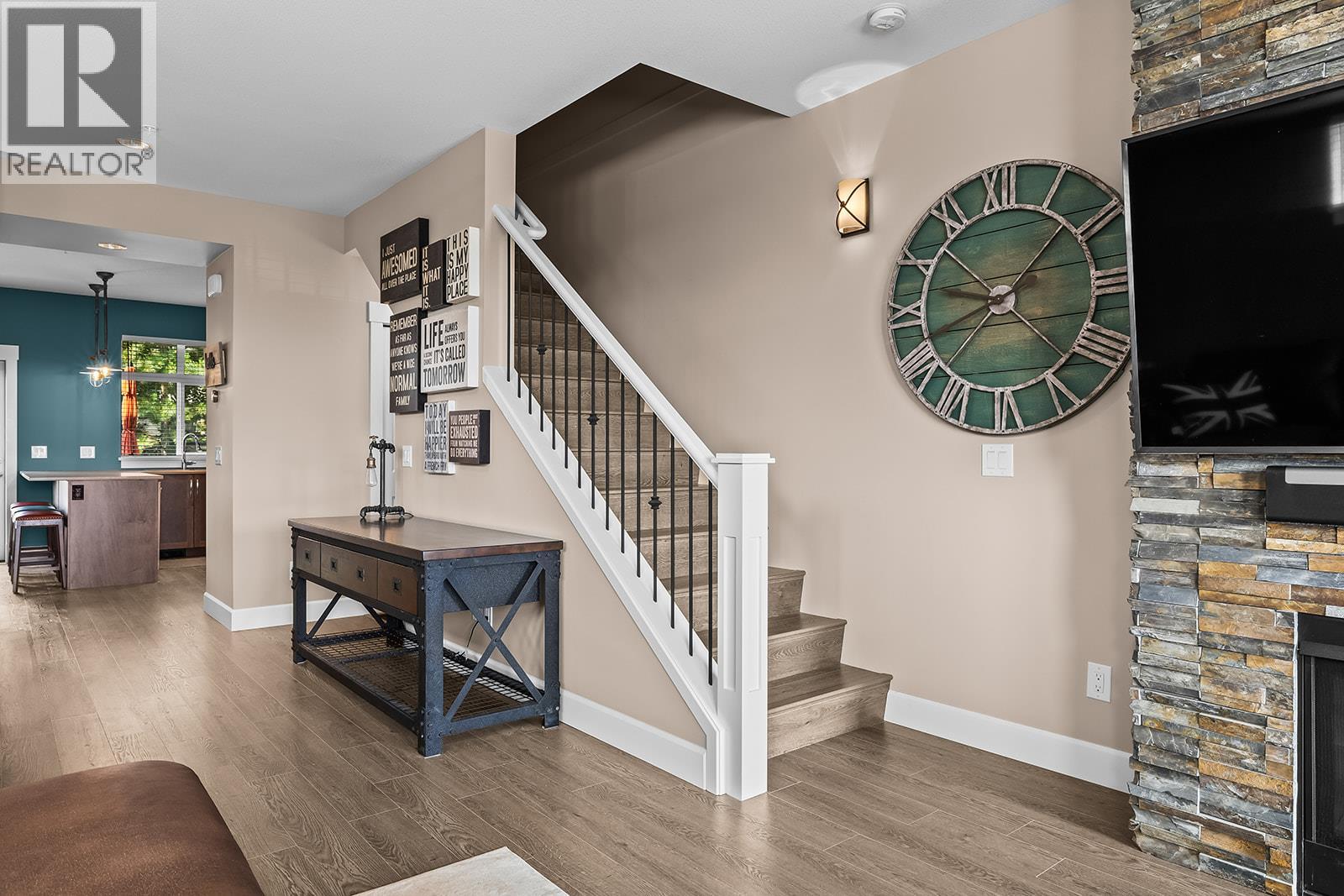 12905 Lake Hill Lane, Lake Country