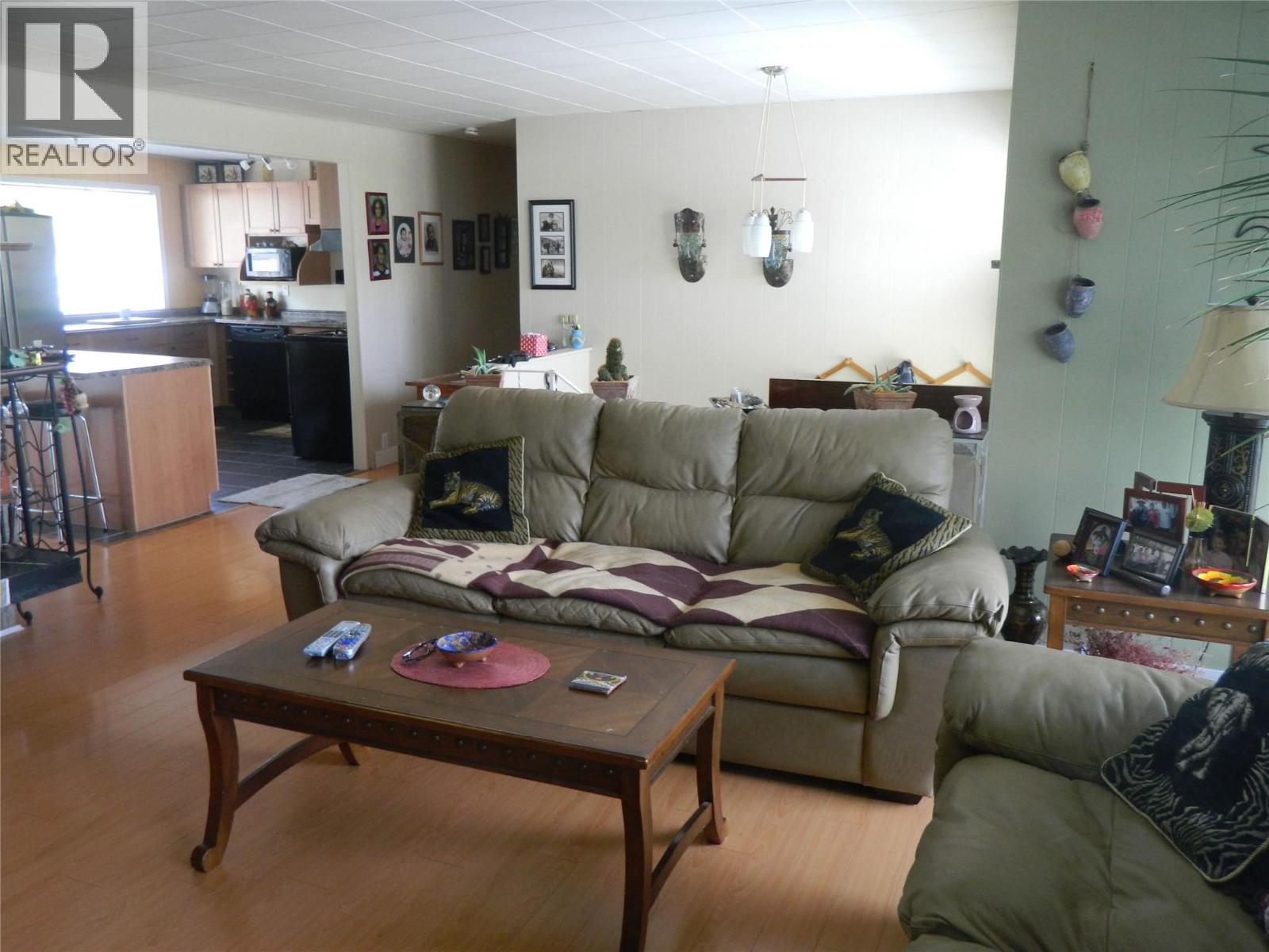 384 6 Highway S - Image 5