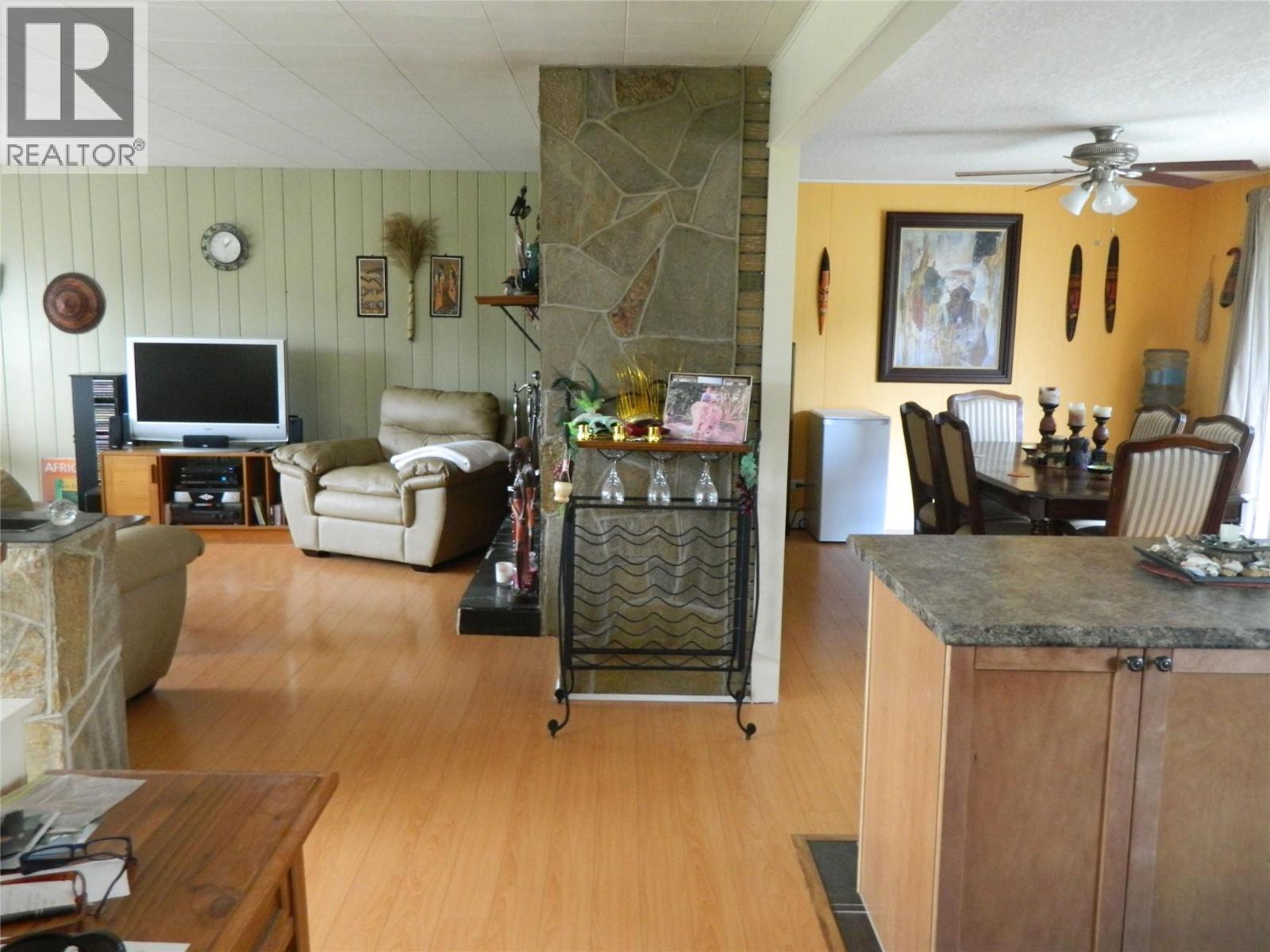 384 6 Highway S - 4