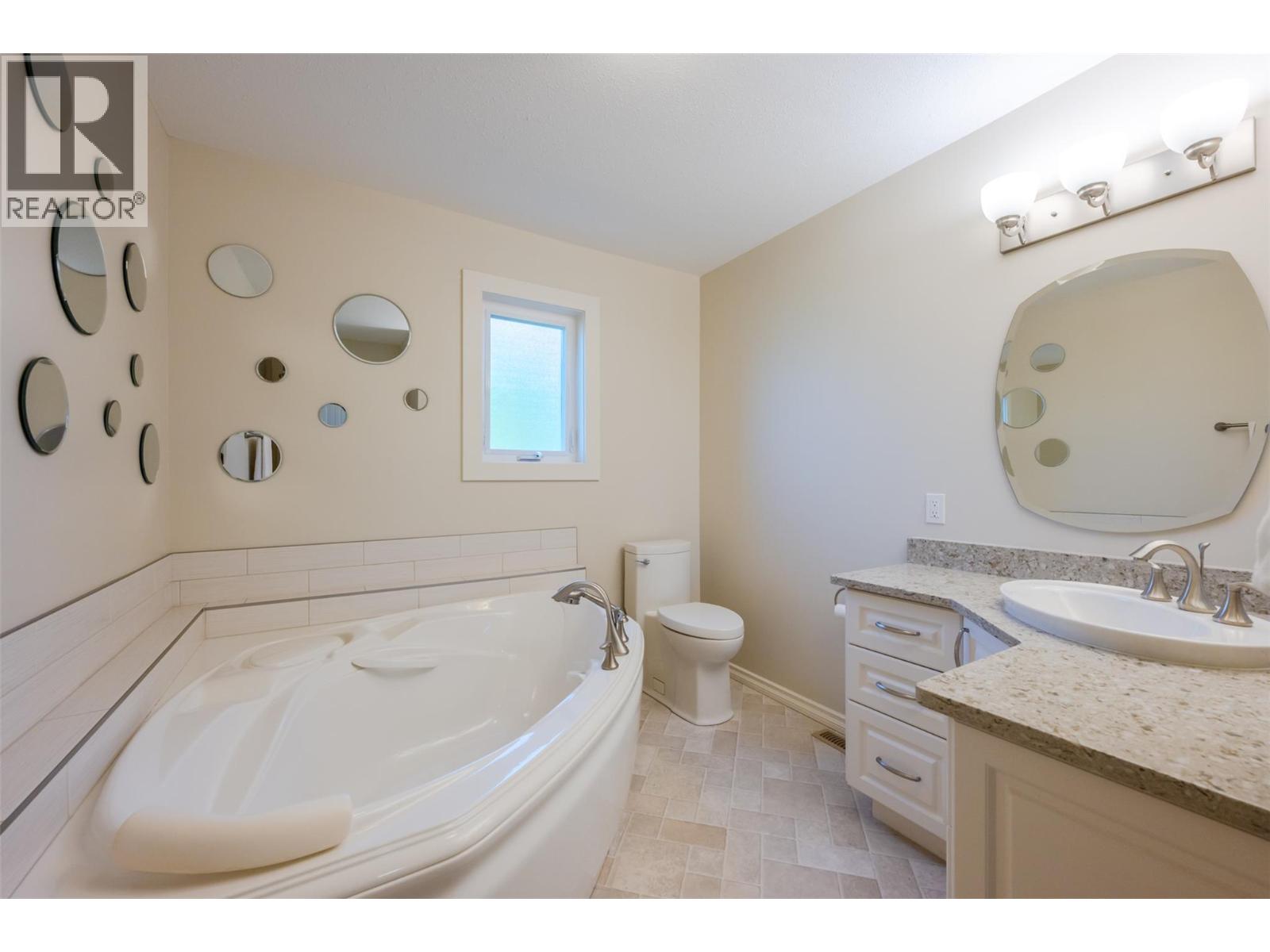 9931 CANYON VIEW Road, Summerland