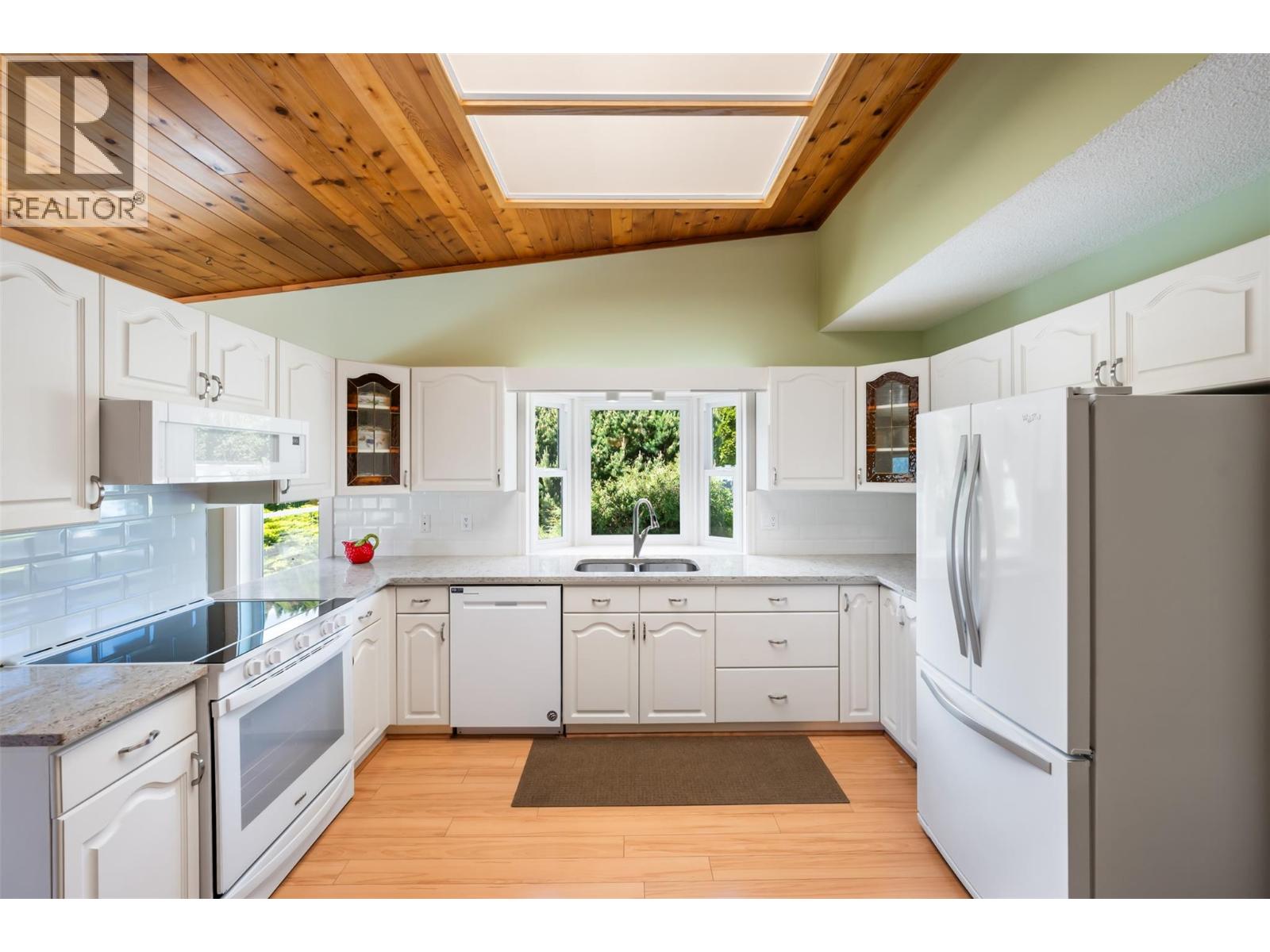 9931 CANYON VIEW Road, Summerland