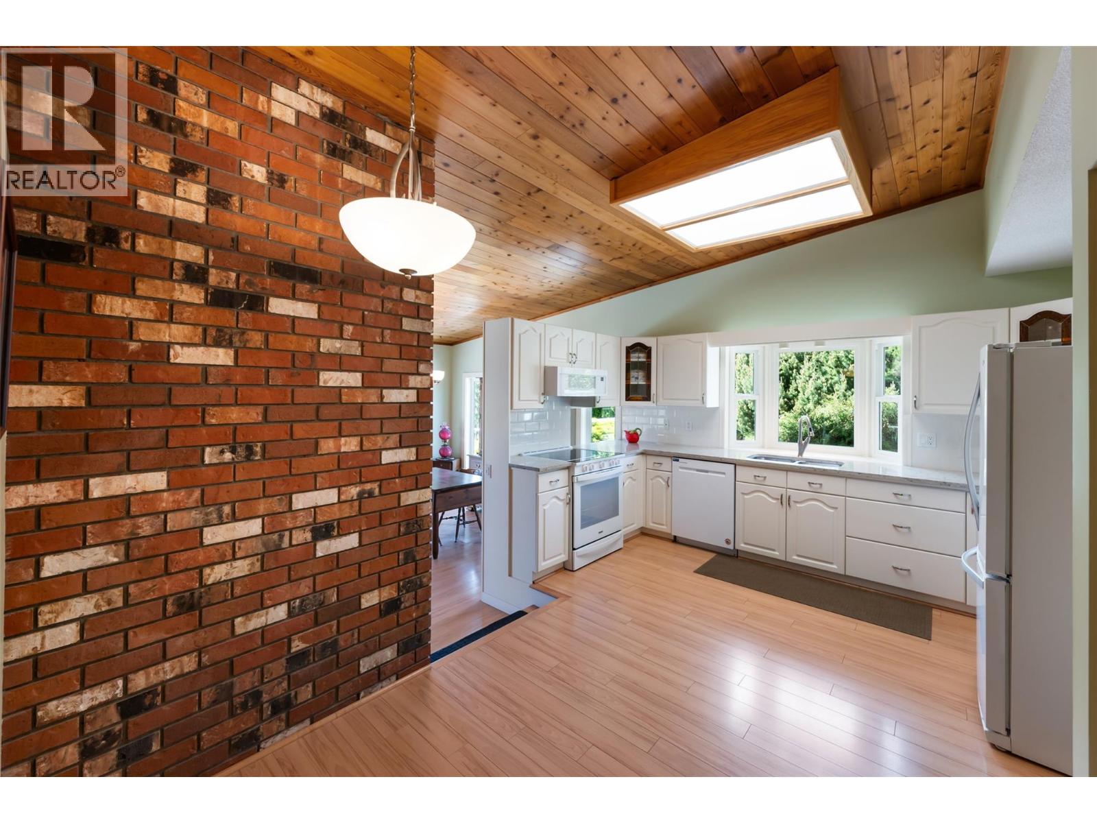 9931 CANYON VIEW Road, Summerland