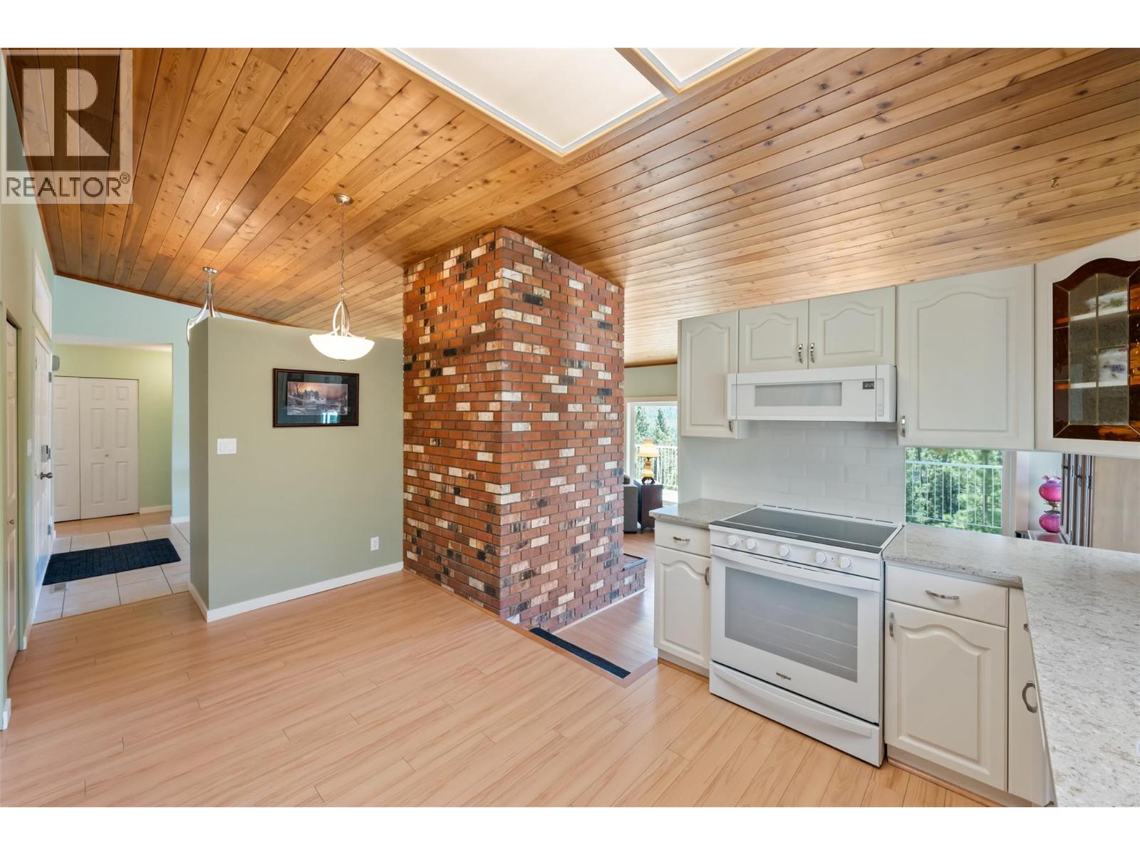 9931 CANYON VIEW Road, Summerland