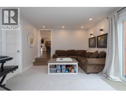7859 Simpson Rd, Central Saanich, BC V8M2H3 Photo 20