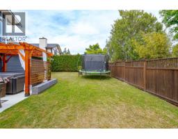 7859 Simpson Rd, Central Saanich, BC V8M2H3 Photo 40