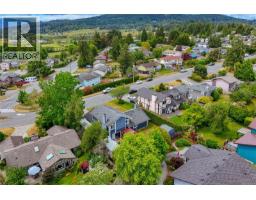 7859 Simpson Rd, Central Saanich, BC V8M2H3 Photo 44