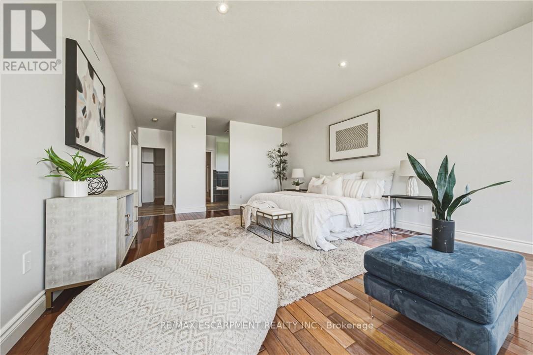 511 GLOVER ROAD - 21