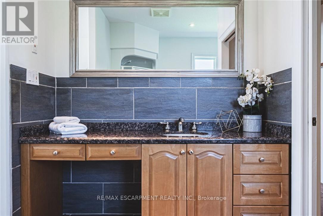 511 GLOVER ROAD - Image 25