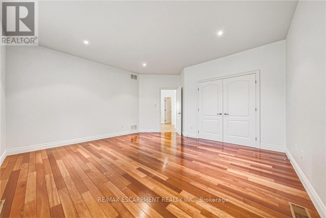 511 GLOVER ROAD - Image 34