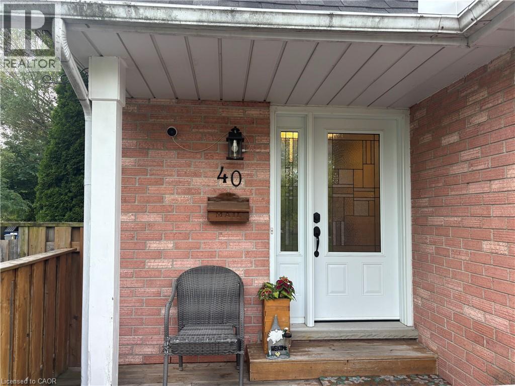 40 CAPRICE Court — photo 3