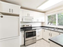 174 Hazelwood Crescent, Winnipeg, MB R2M4E6 Photo 11