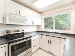 174 Hazelwood Crescent, Winnipeg, MB R2M4E6 Photo 12