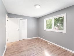 174 Hazelwood Crescent, Winnipeg, MB R2M4E6 Photo 16