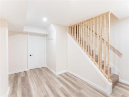 174 Hazelwood Crescent, Winnipeg, MB R2M4E6 Photo 21
