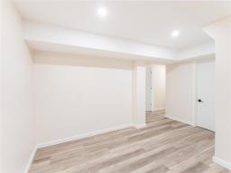 174 Hazelwood Crescent, Winnipeg, MB R2M4E6 Photo 22