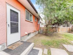 174 Hazelwood Crescent, Winnipeg, MB R2M4E6 Photo 32