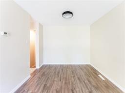 174 Hazelwood Crescent, Winnipeg, MB R2M4E6 Photo 8