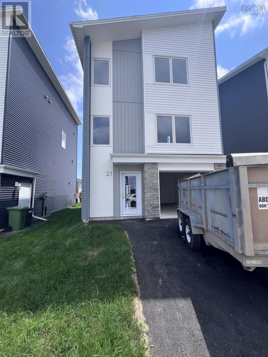 21 Zeppelin Crescent - 1