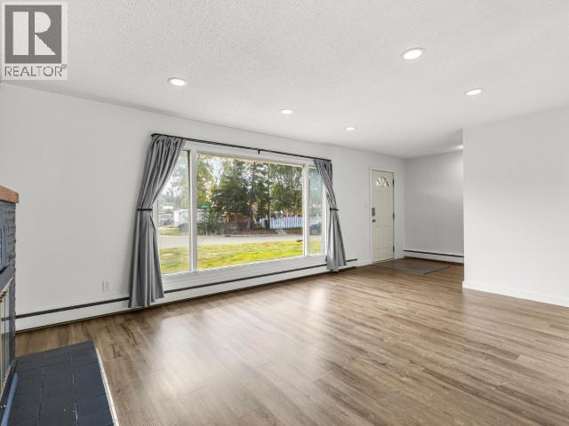 30 TAKHINI AVE - 4