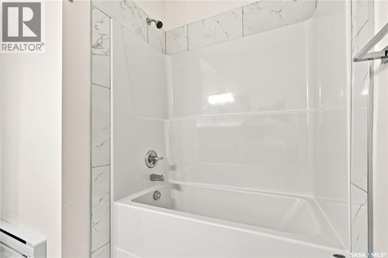 902 Bentley MANOR - Image 50