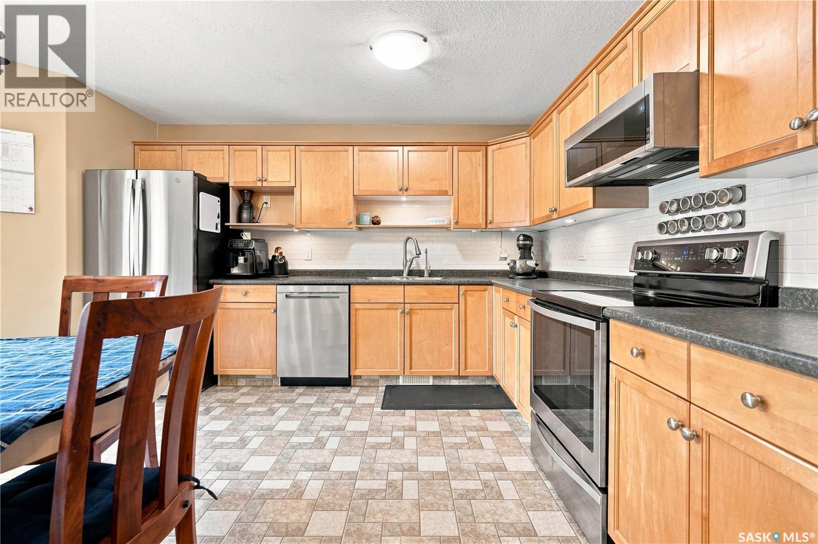 1030 ORCHID WAY N - 11