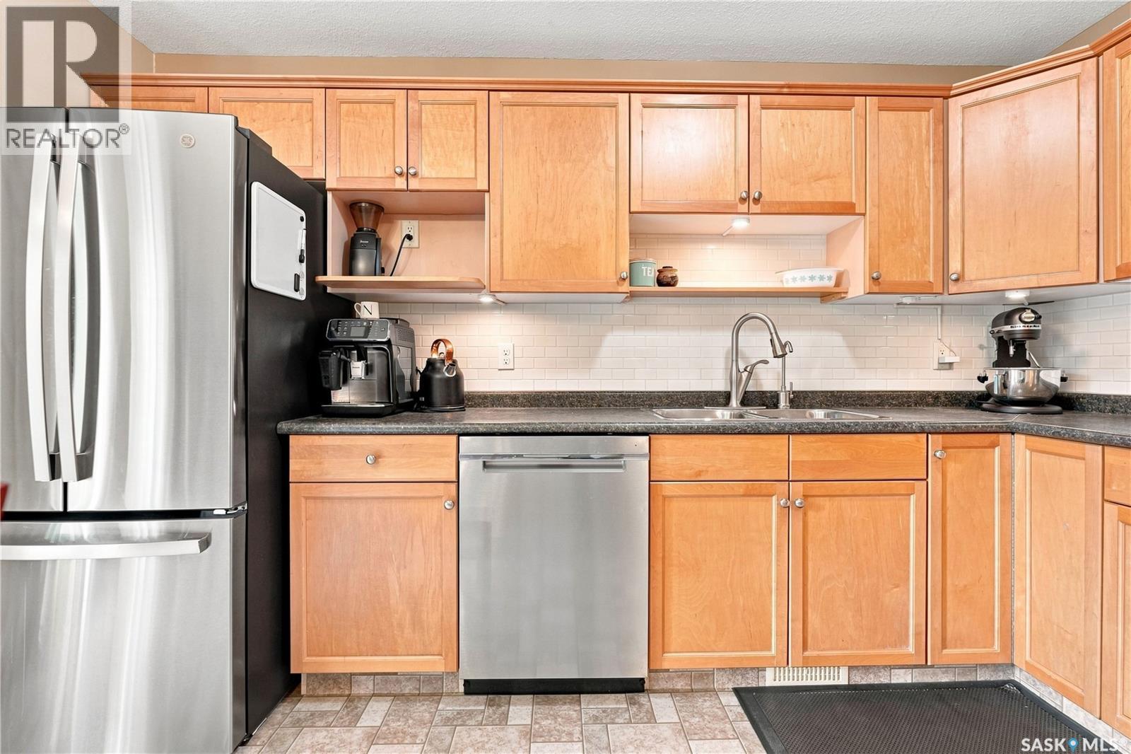 1030 ORCHID WAY N - 15