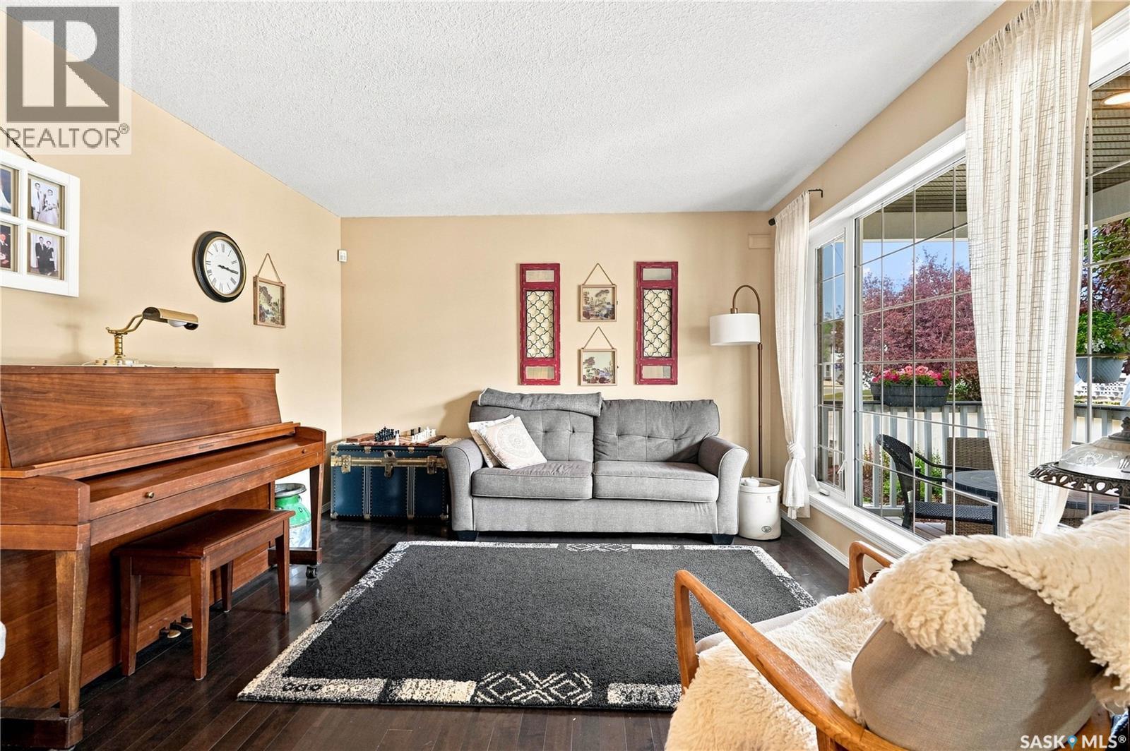 1030 ORCHID WAY N - Image 6