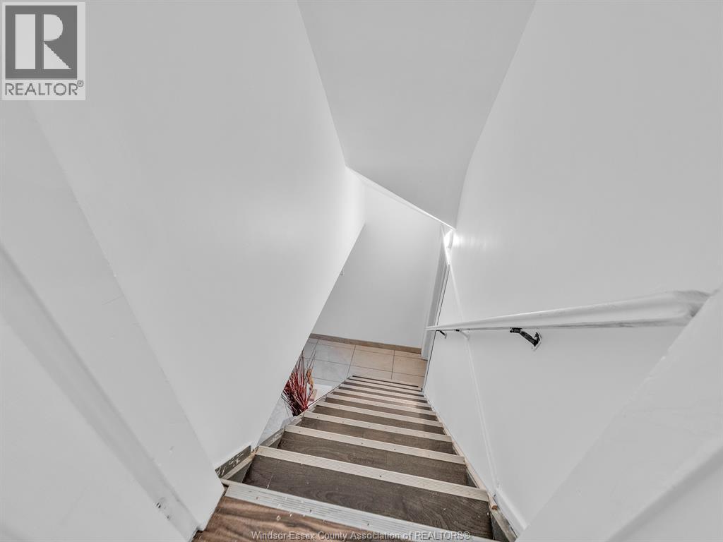 2187 GIRARDOT - 21