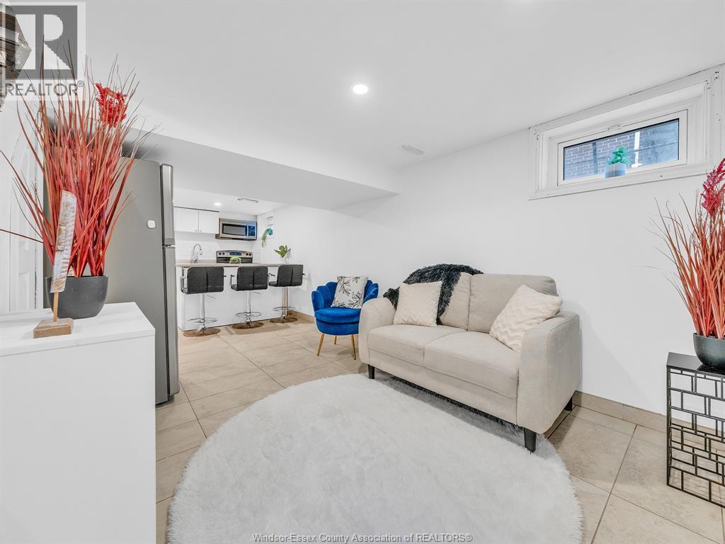 2187 GIRARDOT - 28