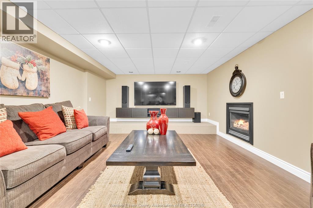 112 FAY COURT - Image 31