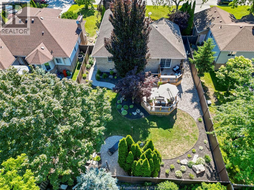 112 FAY COURT - 43