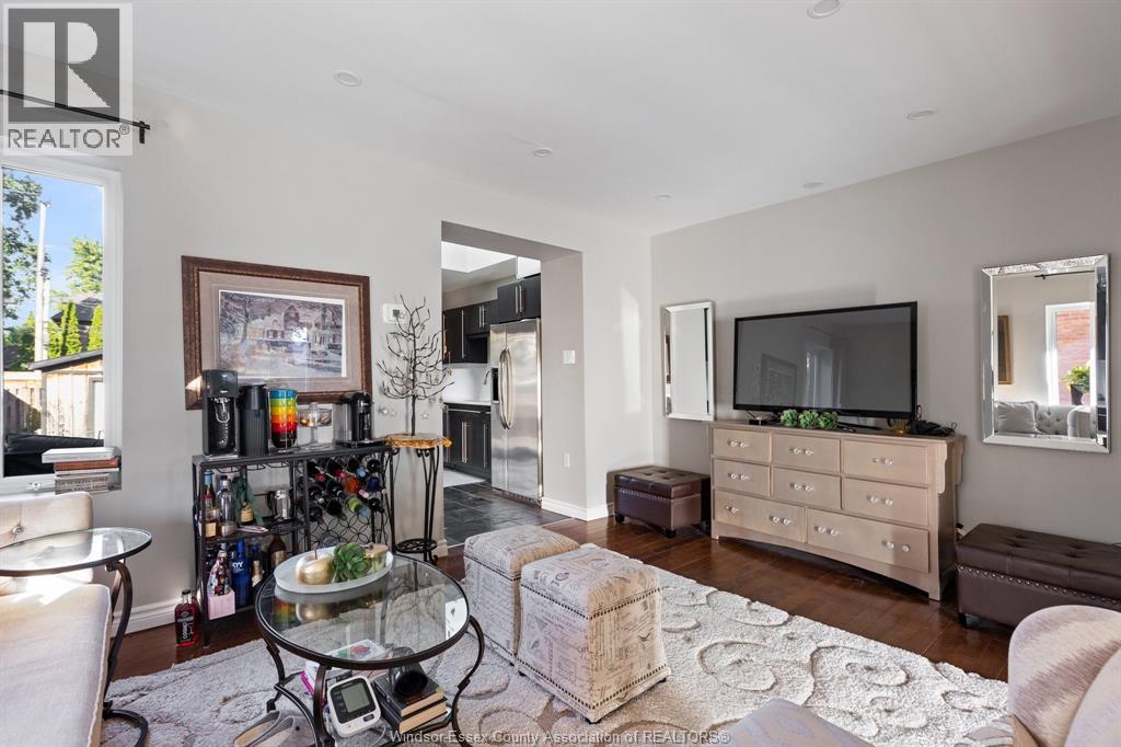 853 MONMOUTH - Image 6