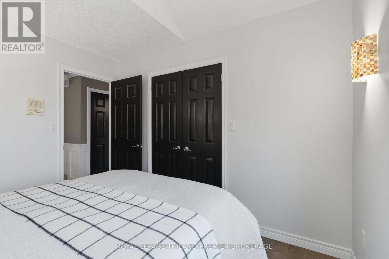 39 HUTCHINSON PLACE - Image 31