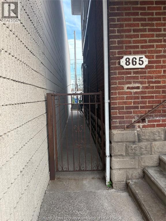 865 ERIE STREET - Image 4
